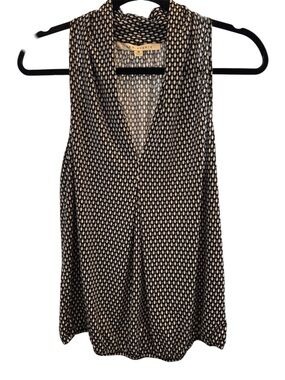 2 for $15 - Max Studio Black Sleeveless V-Neck  blouse